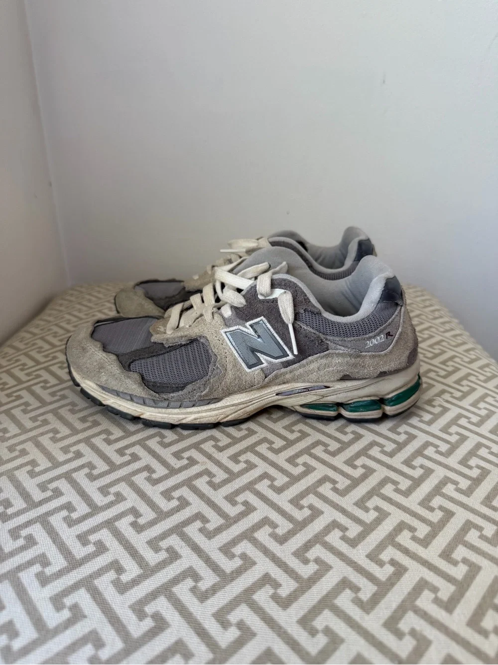 New Balance Men’s Gray and White Athletic Sneakers